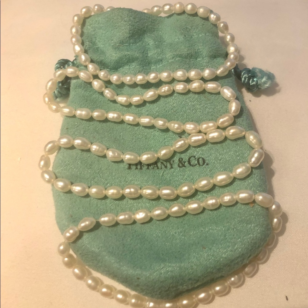 Freshwater Pearl bracelets (6) strands)